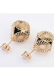 Women's Fine Fashion Hollow-out Flower Pattern Stud Earrings With Rhinestone