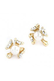 Delicate Flower Design Dominate Alloy with Pearl Stud Earrings