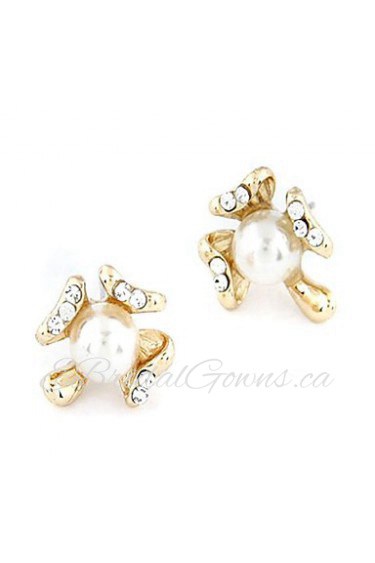 Delicate Flower Design Dominate Alloy with Pearl Stud Earrings