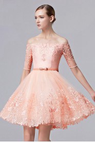 A-line Off-the-shoulder Knee-length Cocktail Party / Prom Dress with Embroidery