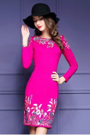 Sheath / Column Knee-length Long Sleeve Scoop Embroidery Mother of the Bride Dress