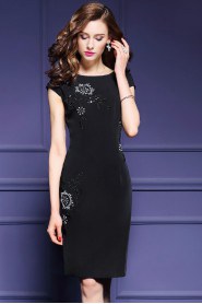 Sheath / Column Knee-length Short Sleeve Scoop Embroidery Mother of the Bride Dress