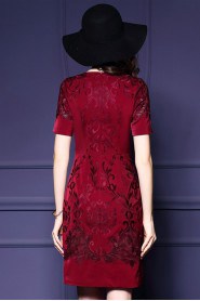 Knee-length Short Sleeve Scoop Openwork Embroidery Mother of the Bride Dress