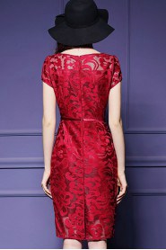 Knee-length Short Sleeve Scoop Embroidery Mother of the Bride Dress