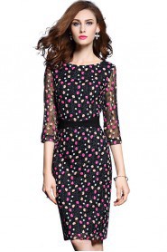 Sheath / Column Knee-length 3/4 Length Sleeve Scoop Embroidery Mother of the Bride Dress