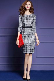 Sheath / Column Knee-length Long Sleeve Scoop Mother of the Bride Dress