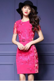 Sheath / Column Knee-length Short Sleeve Scoop Embroidery Mother of the Bride Dress