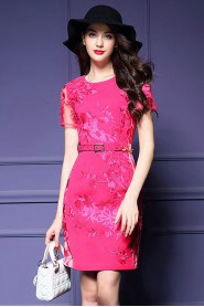 Sheath / Column Knee-length Short Sleeve Scoop Embroidery Mother of the Bride Dress