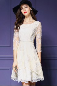 Tulle Knee-length 3/4 Length Sleeve Scoop Embroidery Mother of the Bride Dress