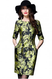 Knee-length Half Sleeve Scoop Mother of the Bride Dress