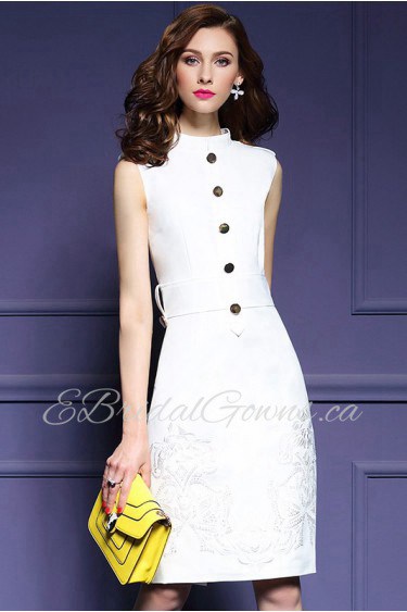 Sheath / Column Knee-length Sleeveless High Neck Embroidery Mother of the Bride Dress