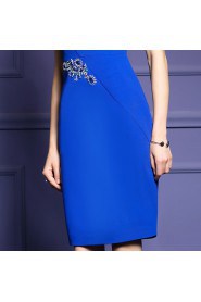 Sheath / Column Knee-length Sleeveless V-neck Beading Mother of the Bride Dress