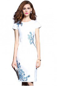 Sheath / Column Knee-length Short Sleeve Scoop Embroidery Mother of the Bride Dress