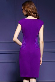 Sheath / Column Knee-length Sleeveless Scoop Ruched Mother of the Bride Dress