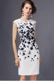 Knee-length Sleeveless Scoop Mother of the Bride Dress