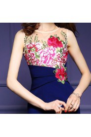 Tulle Sheath / Column Knee-length Sleeveless Scoop Embroidery Mother of the Bride Dress