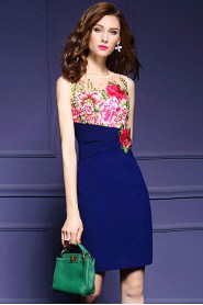 Tulle Sheath / Column Knee-length Sleeveless Scoop Embroidery Mother of the Bride Dress