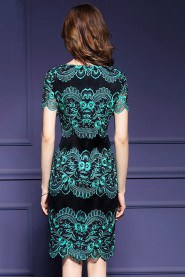 Knee-length Short Sleeve Scoop Embroidery Mother of the Bride Dress