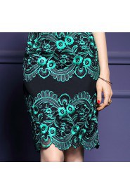 Knee-length Short Sleeve Scoop Embroidery Mother of the Bride Dress