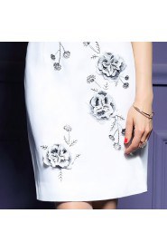 Sheath / Column Knee-length Sleeveless Scoop Embroidery Mother of the Bride Dress