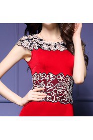 Sheath / Column Tulle Hollow Out Lace Knee-length Short Sleeve Scoop Embroidery Mother of the Bride Dress