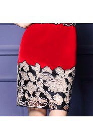 Sheath / Column Tulle Hollow Out Lace Knee-length Short Sleeve Scoop Embroidery Mother of the Bride Dress