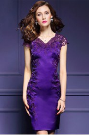 Lace Knee-length Short Sleeve V-neck Openwork Embroidery Mother of the Bride Dress