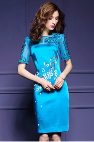 Sheath / Column Satin Tulle Knee-length 3/4 Length Sleeve Scoop Embroidery Mother of the Bride Dress