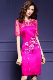 Sheath / Column Satin Tulle Knee-length 3/4 Length Sleeve Scoop Embroidery Mother of the Bride Dress