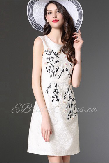 A-line Knee-length Short Sleeve Scoop Embroidery Mother of the Bride Dress