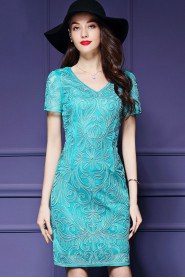 Knee-length Short Sleeve V-neck Lace Mother of the Bride Dress