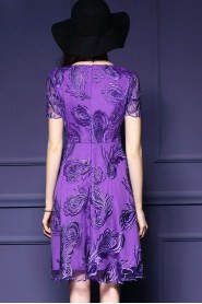 Knee-length Short Sleeve Scoop Embroidery Mother of the Bride Dress