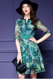 Chiffon Knee-length Half Sleeve V-neck Chiffon Mother of the Bride Dress