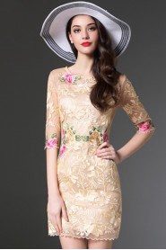 Knee-length Half Sleeve Scoop Embroidery Mother of the Bride Dress