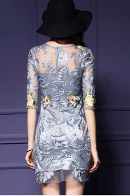 Knee-length Half Sleeve Scoop Embroidery Mother of the Bride Dress