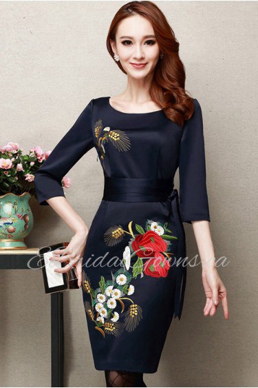 Knee-length 3/4 Length Sleeve Scoop Embroidery Mother of the Bride Dress