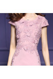 Sheath / Column Knee-length Short Sleeve Scoop Embroidery Mother of the Bride Dress