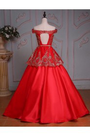 Ball Gown Off-the-shoulder Satin Prom / Formal Evening Dress with Beading