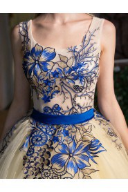 Ball Gown Scoop Prom / Evening Dress with Embroidery