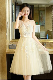 A-line Scoop Knee-length Prom / Evening Dress with Flower(s)