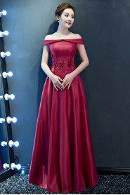 A-line Off-the-shoulder Floor-length Prom / Evening Dress with Embroidery