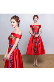 A-line Off-the-shoulder Tea-length Prom / Evening Dress with Embroidery