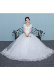 Ball Gown V-neck 3/4 Length Sleeve Wedding Dress with Sequins