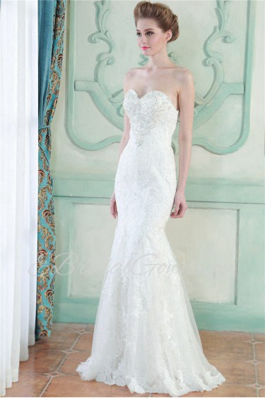 Trumpet / Mermaid Strapless Lace Wedding Dress