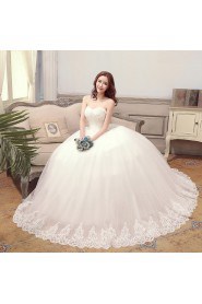 Ball Gown Strapless Tulle Wedding Dress