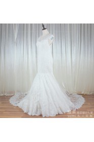 Sheath / Column V-neck Lace Wedding Dress