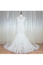 Sheath / Column V-neck Lace Wedding Dress