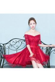 A-line Off-the-shoulder Knee-length Prom / Evening Dress