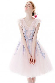 Ball Gown V-neck Evening / Prom Dress with Flower(s)